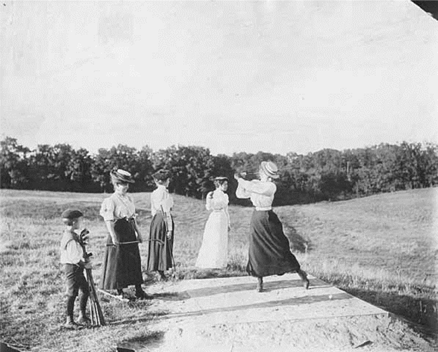 Golfing at Bryn Mawr in 1898.  Note the tee construction and level ground provided.  (Minnesota Historical Society)